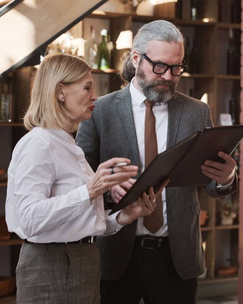 business-couple-organizing-the-event-1.jpg business-couple-organizing-the-event-1.jpg